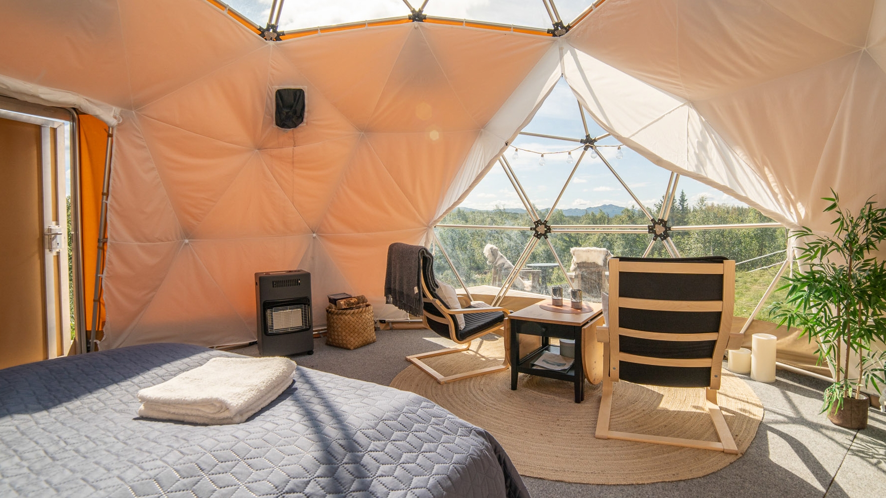 &Auml;ventyrlig &ouml;vernattning i Arctic Dome.