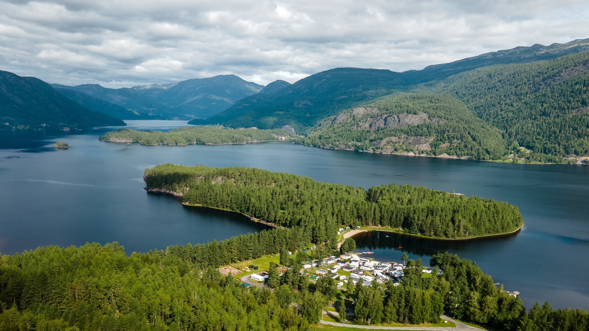 Telnessanden p&aring; s&ouml;dra sidan av Seljordvatnet. Foto: Kasper M. deThurah.