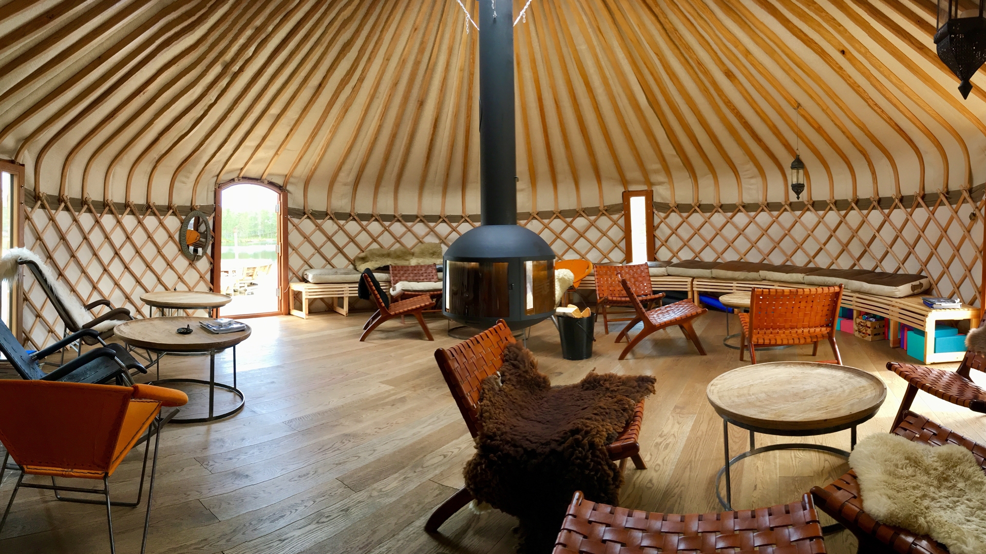 Interi&ouml;r av loungen p&aring; Norr&oslash;na Canvas Hotel. Foto: Espen Bierud.